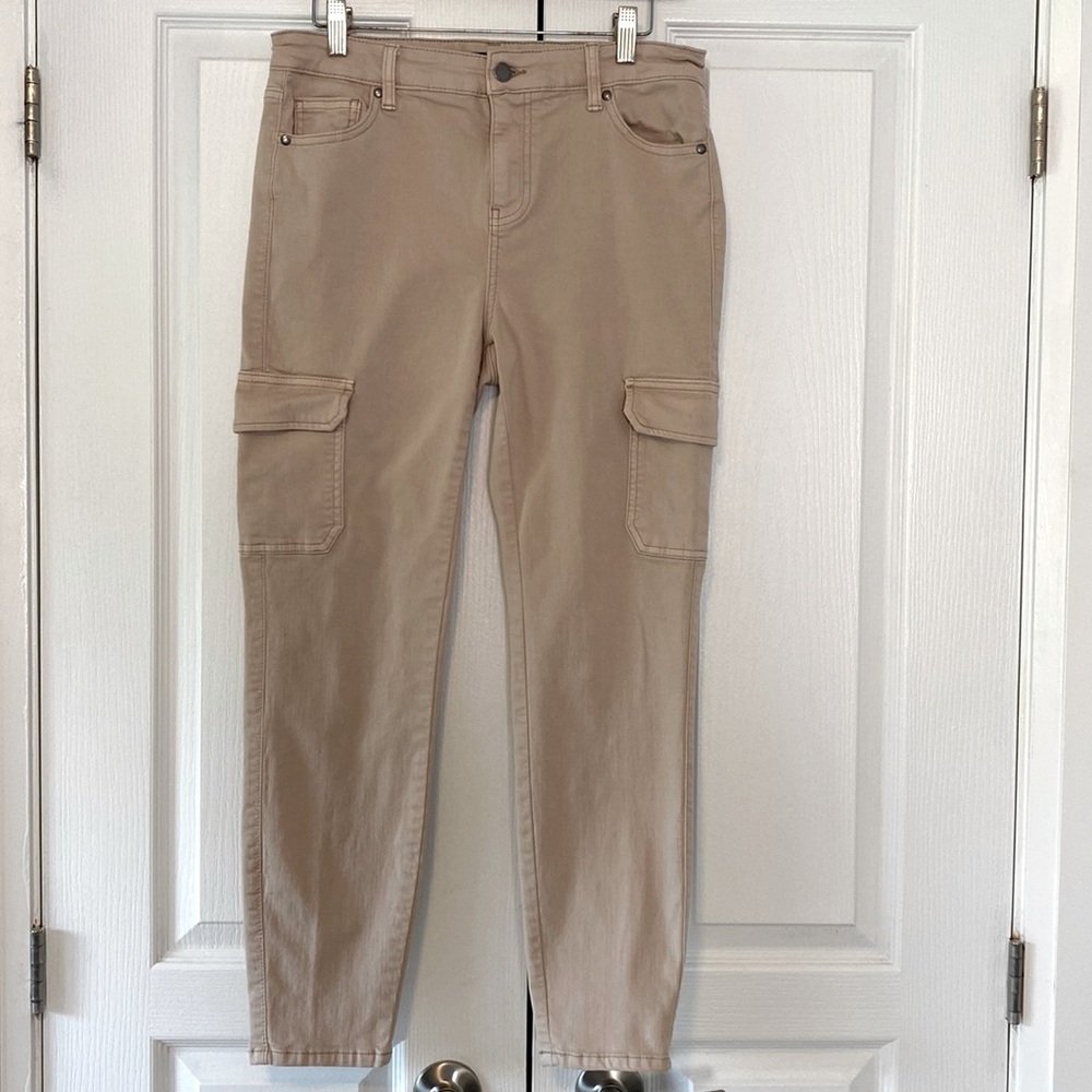 $9 CLEARANCE - Buffalo David Bitton Highrise Cargo Pants